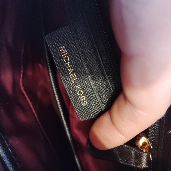 FLAWLESS!!Michael Kors, Maroon Kelsey Nylon Crossbody - Picture 7 of 8
